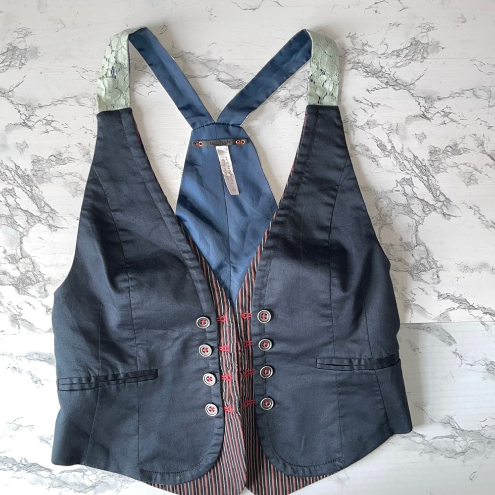 FREE PEOPLE VEST SIZE SMALL BLUE WITH RED PINSTRIPES AND LIGHT BLUE LACE IN BACK